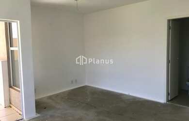 Imagem: O apartamento possui 3 Dormitórios, 1 Banheiro, 2 Vagas na