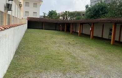 Imagem: O apartamento possui 1 Dormitório, 1 Banheiro, 2 Vagas na garagem