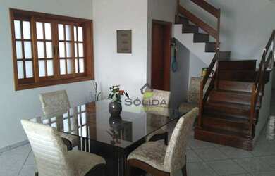 Imagem: A casa possui 3 Dormitórios, 4 Banheiros, 2 Vagas na garagem