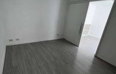 Imagem: A casa possui 3 Dormitórios, 2 Banheiros, 1 Vaga na garagem