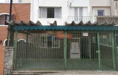 Imagem: A casa possui 5 Dormitórios, 3 Banheiros, 2 Vagas na garagem