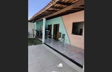 Imagem: A casa possui 3 Dormitórios, 2 Banheiros, 1 Vaga na garagem