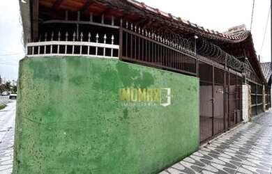 Imagem: A casa possui 2 Dormitórios, 2 Banheiros, 4 Vagas na garagem