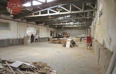 Imagem: O depósito possui 1.950m² de Área e está localizado em