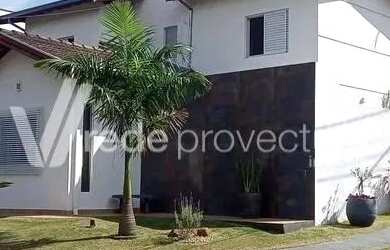 Imagem: A casa em condomínio possui 4 Dormitórios, 4 Banheiros, 4