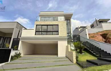 Imagem: A casa em condomínio possui 3 Dormitórios, 4 Banheiros, 5