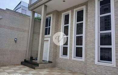 Imagem: O depósito possui 3 Vagas na garagem, 453m² de Área e está