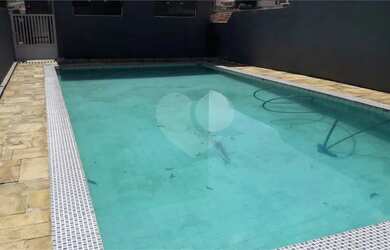 Imagem: O depósito possui 4 Vagas na garagem e 500m² de Área e está