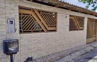 Imagem: A casa possui 2 Dormitórios, 1 Banheiro e está localizado