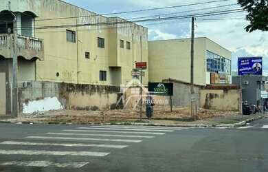 Imagem: O terreno possui 270m² de Área e está localizado em Centro