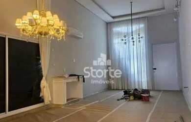 Imagem: A casa em condomínio possui 3 Dormitórios, 5 Banheiros, 4