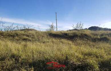 Imagem: O terreno possui 597m² de Área e está localizado em Jambeiro