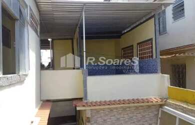 Imagem: A casa possui 4 Dormitórios, 3 Banheiros, 1 Vaga na garagem