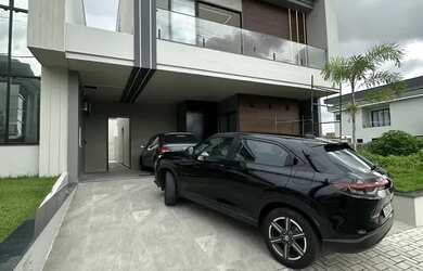 Imagem: A casa em condomínio à venda possui 4 Dormitórios, 5 Banheiros