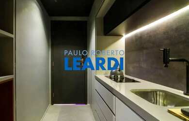 Imagem: O apartamento possui 1 Dormitório, 1 Banheiro, 32m² de Área