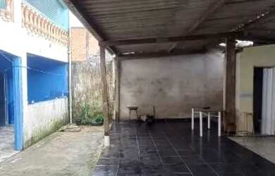 Imagem 6: Sobrado com três casas. 226m² de Área, 4 Vagas na garageme3 Dormitórios