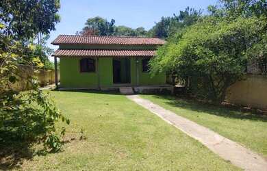 Imagem: A casa possui 2 Dormitórios, 1 Banheiro, 5 Vagas na garagem