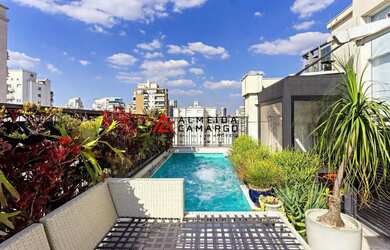 Imagem: O apartamento na cobertura possui 4 Dormitórios, 5 Banheiros