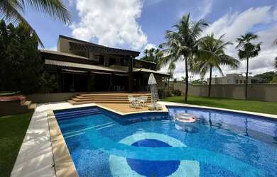 Imagem: A casa em condomínio possui 4 Dormitórios, 5 Banheiros, 5