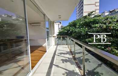 Imagem: O apartamento possui 4 Dormitórios, 3 Banheiros, 2 Vagas na