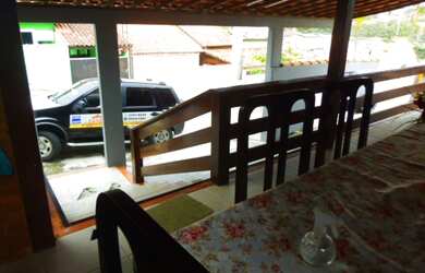 Imagem: A casa em condomínio possui 3 Dormitórios, 2 Banheiros, 1