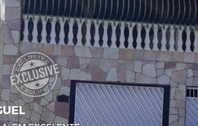 Imagem: A casa possui 3 Dormitórios, 1 Banheiro, 2 Vagas na garagem