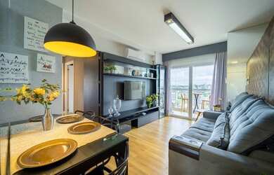 Imagem: O apartamento possui 2 Dormitórios, 2 Banheiros, 2 Vagas na