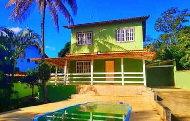 Imagem: A casa possui 2 Dormitórios, 2 Banheiros, 4 Vagas na garagem