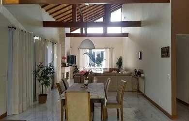 Imagem: A casa possui 5 Dormitórios, 5 Banheiros, 2 Vagas na garagem