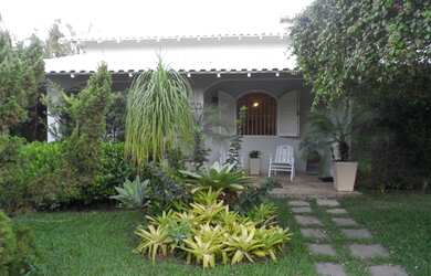 Imagem: A casa em condomínio possui 4 Dormitórios, 4 Banheiros, 2