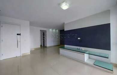 Imagem: O apartamento possui 3 Dormitórios, 1 Banheiro, 2 Vagas na