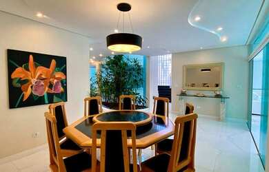 Imagem 11: Casa frente ao mar à venda na praia da Enseada em Guarujá