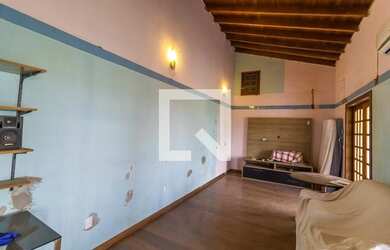 Imagem: A casa em condomínio possui 4 Dormitórios, 3 Banheiros, 5