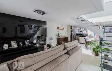 Imagem: A casa possui 3 Dormitórios, 4 Banheiros, 3 Vagas na garagem