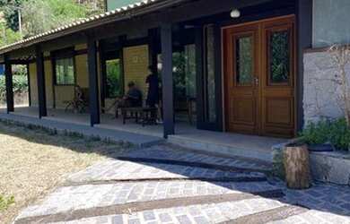 Imagem: A casa em condomínio à venda possui 4 Dormitórios, 3 Banheiros