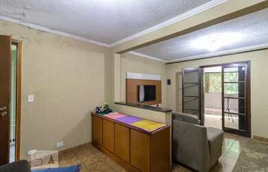 Imagem: A casa possui 5 Dormitórios, 5 Banheiros, 2 Vagas na garagem