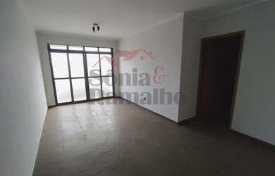 Imagem: O apartamento possui 3 Dormitórios, 1 Banheiro, 1 Vaga na garagem