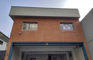 Imagem: O depósito possui 30-0m² de Área e está localizado em Santo