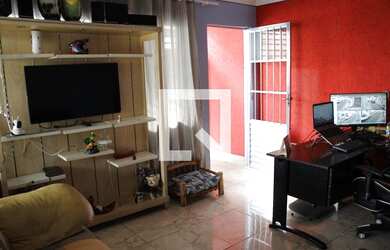 Imagem: A casa possui 5 Dormitórios, 4 Banheiros, 2 Vagas na garagem