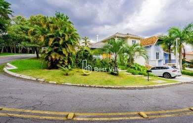 Imagem: A casa em condomínio possui 4 Dormitórios, 5 Banheiros, 4