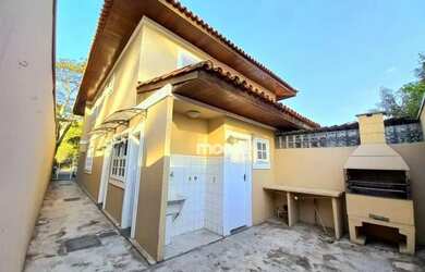 Imagem: A casa em condomínio possui 3 Dormitórios, 4 Banheiros, 2