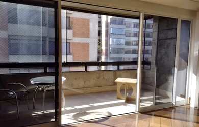 Imagem: O apartamento possui 3 Dormitórios, 5 Banheiros, 4 Vagas na