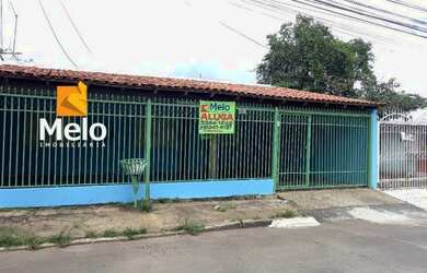 Imagem: A casa possui 3 Dormitórios, 2 Banheiros, 3 Vagas na garagem