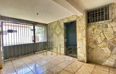 Imagem: A casa possui 2 Dormitórios, 2 Banheiros, 1 Vaga na garagem