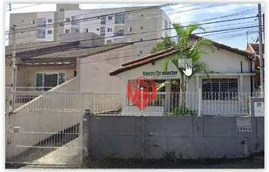 Imagem: O depósito possui 3 Vagas na garagem, 182m² de Área e está