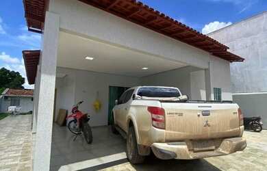 Imagem: A casa possui 3 Dormitórios, 1 Banheiro, 3 Vagas na garagem