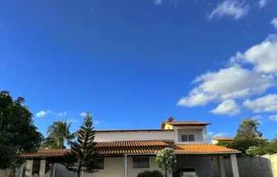 Imagem: A casa em condomínio possui 4 Dormitórios, 5 Banheiros, 4