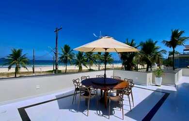 Imagem 14: Casa frente ao mar à venda na praia da Enseada em Guarujá