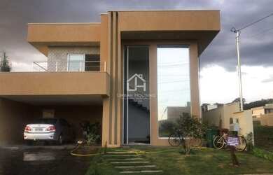 Imagem: A casa em condomínio possui 3 Dormitórios, 2 Banheiros, 2