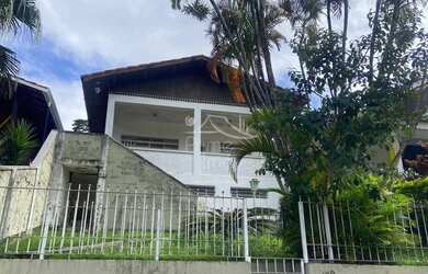 Imagem: A casa em condomínio possui 2 Dormitórios, 2 Banheiros, 200m²